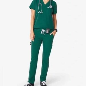 Figs Hunter Green Scrub Set